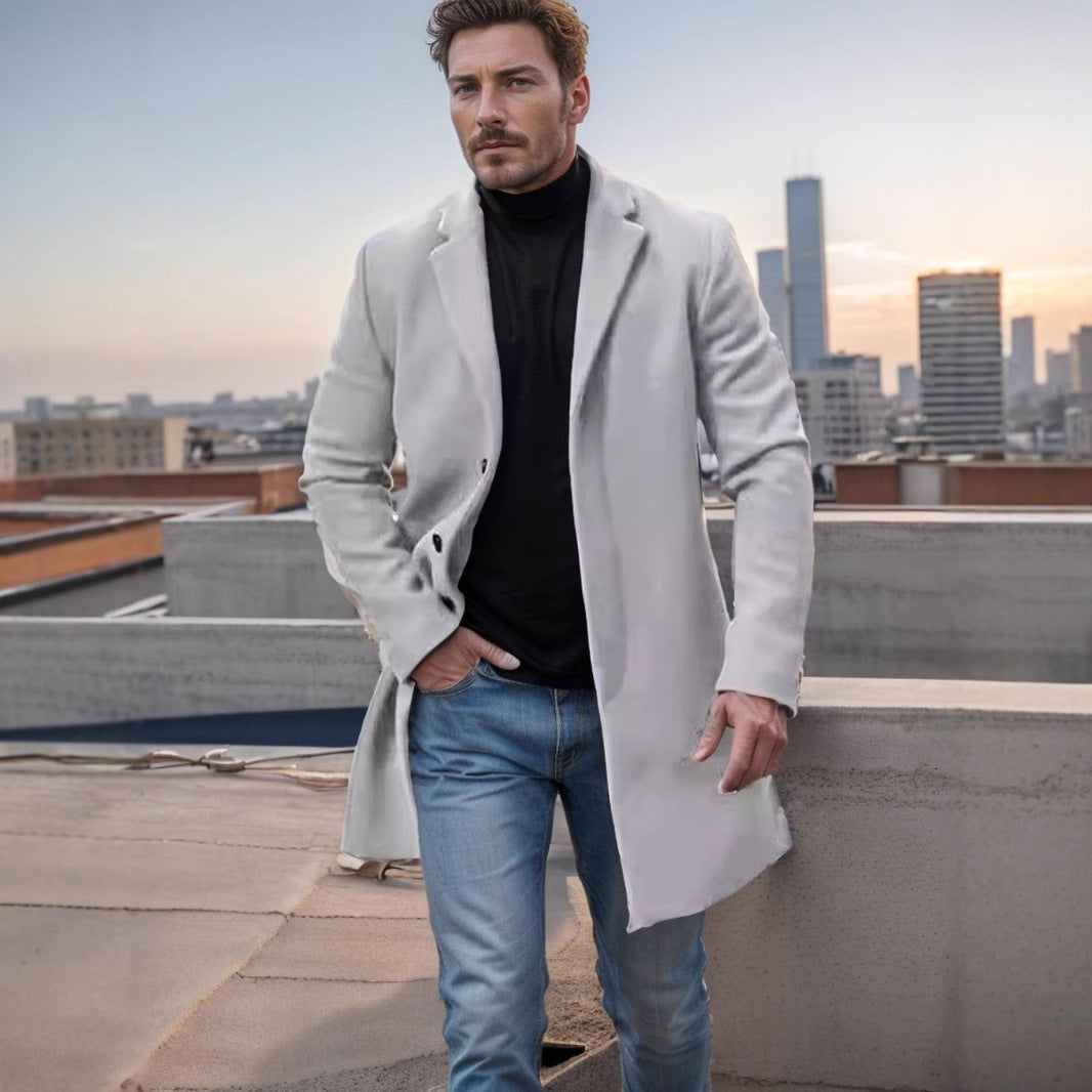 Herren eleganter Wollmantel mit klassischem Revers und modernen Akzenten Echoarchiv