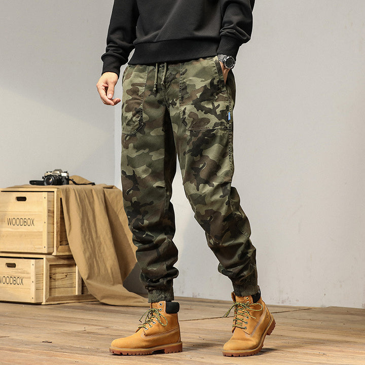 Herren Army‑Utility Cargo‑Jogger aus Baumwoll‑Twill mit aufgesetzten Klapptaschen und elastischen Bündchen Echo Archiv