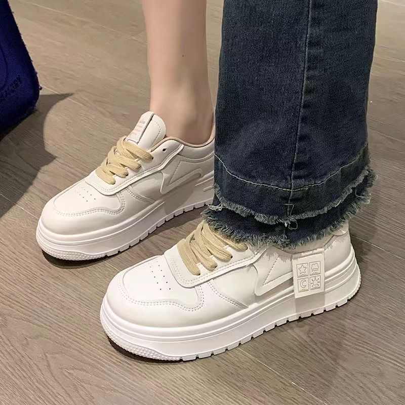 Damen Sportliche Sneakers mit voluminöser Sohle und atmungsaktivem Obermaterial Echo Archiv