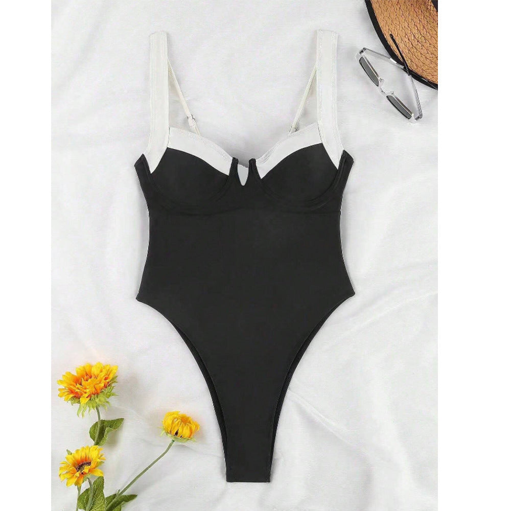 Damen Eleganter Hochschneider-Badeanzug mit modischen Trägerdetails Echo Archiv