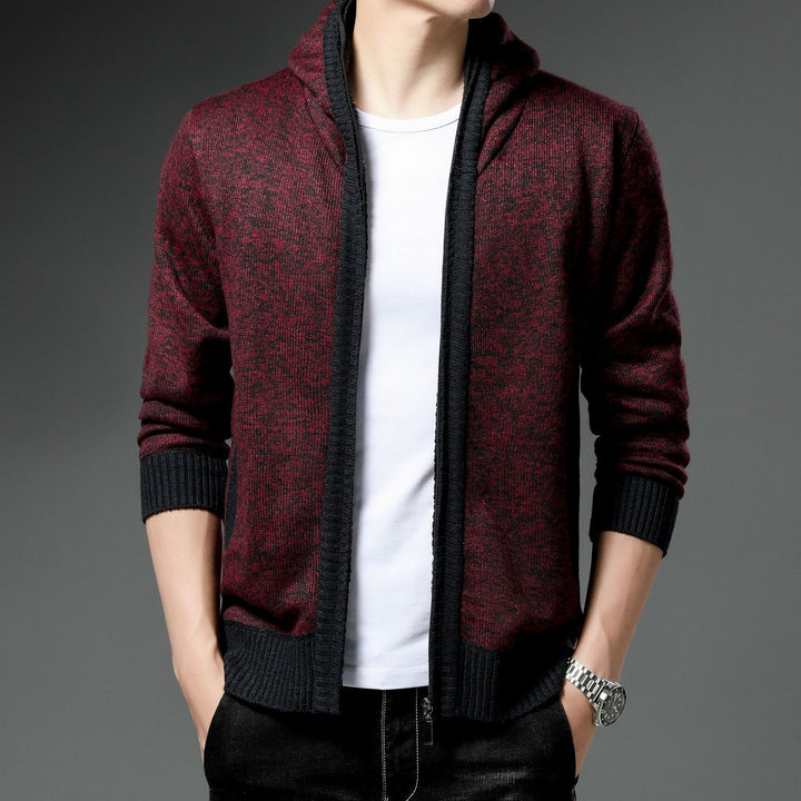 Herren Moderne Strickjacke mit Kapuze und schwarz-weißen Akzenten Echoarchiv