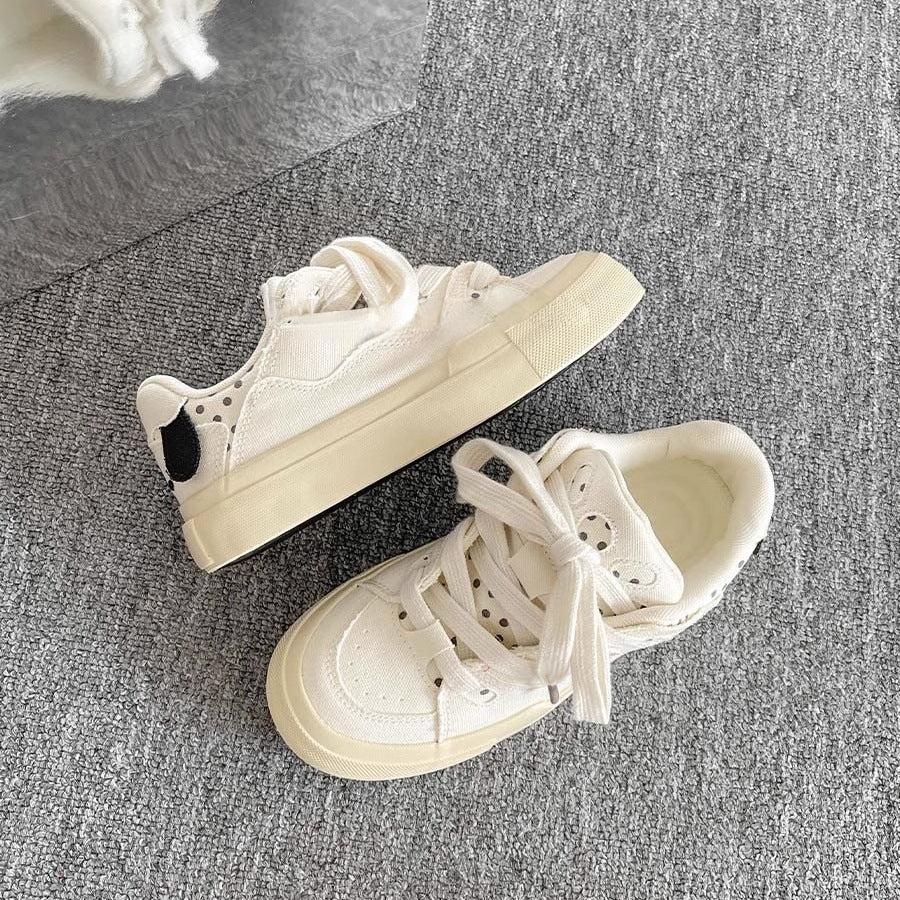 Damen Komfortable Sneakers mit dickem Plateau und verspieltem Schnürsystem Echo Archiv