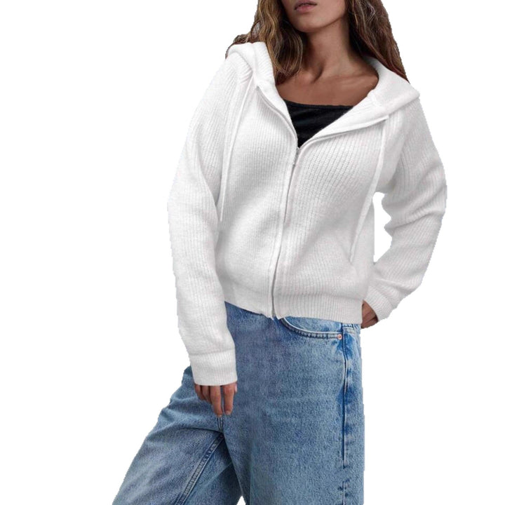 Damen Zip-Kapuzenjacke aus feinem Rippenstrick mit verlängerten Bündchen – Célinea