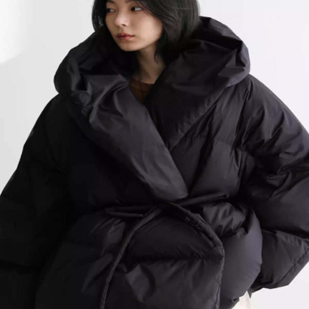 Damen Oversized Stepp-Winterjacke mit XXL-Kapuze und Kordeltaillenband – Célinea