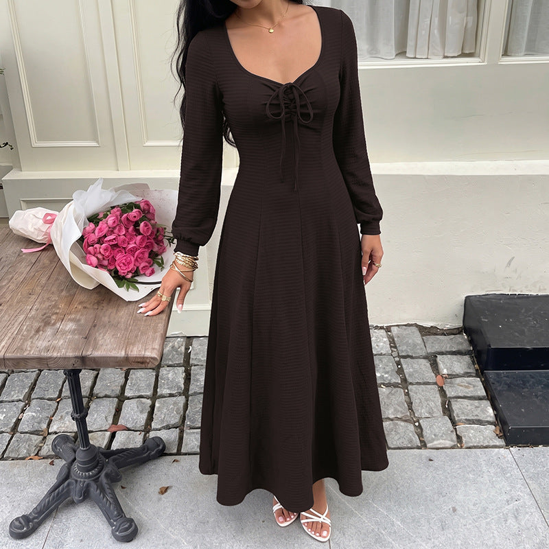 Damen Elegantes Maxikleid mit Schnürdetails Echo Archiv
