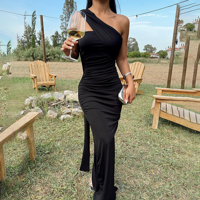 Damen Elegantes Abendkleid mit asymmetrischem Schnitt und schimmerndem Stoff Echo Archiv