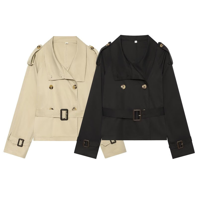 Damen Kurzer Boxy-Trench mit Doppelreiher, Taillengürtel und Schulterklappen Echo Archiv