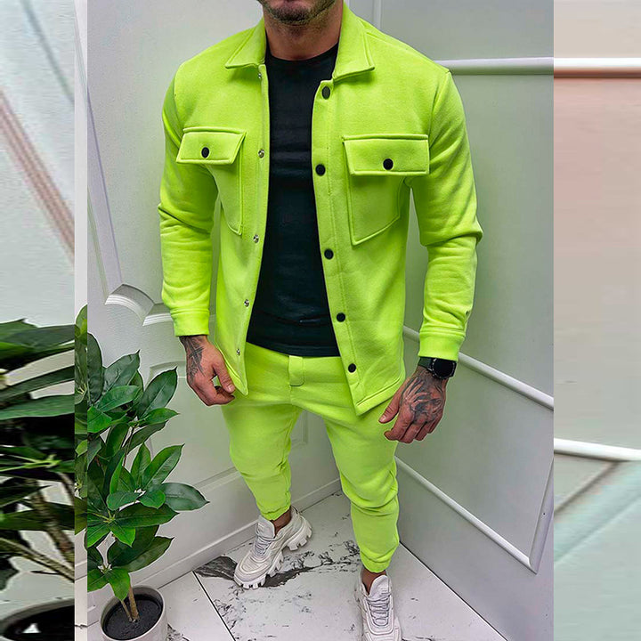 Herren stylischer Freizeitanzug mit praktischen Taschen und modernem Schnitt Echoarchiv