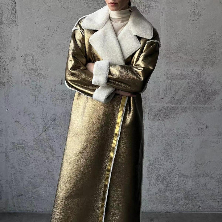 Damen Longline-Mantel aus Metallic‑Material mit Teddyfutter und überschnittener Schulter Echo Archiv