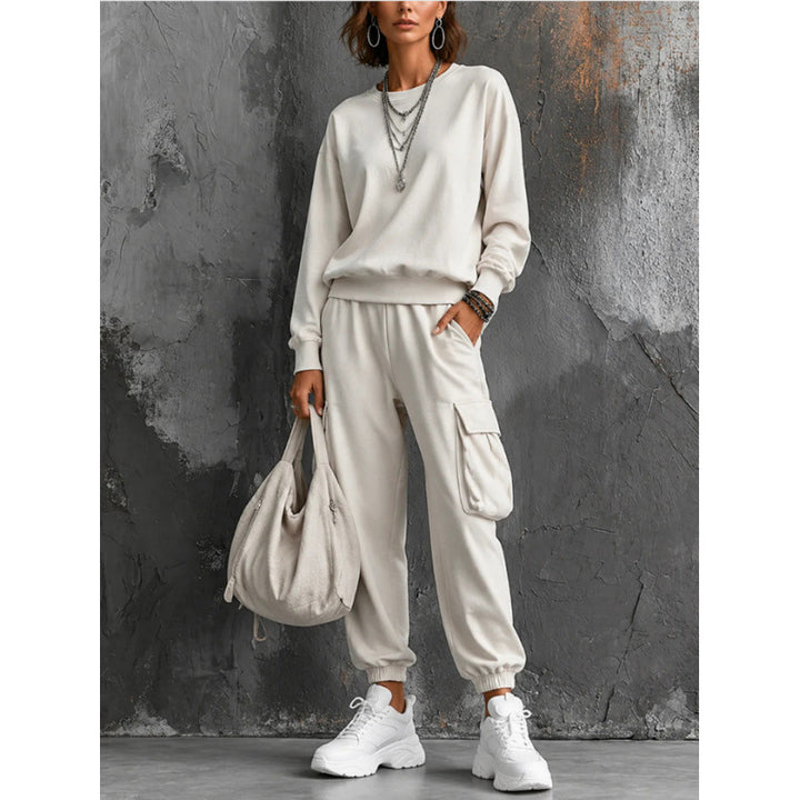 Damen Lounge-Set mit Rundhals-Sweatshirt und Cargo-Jogger aus French-Terry – Mavelle