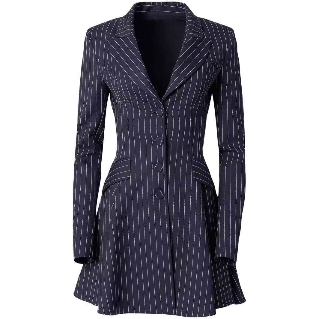 Damen Tailliertes Nadelstreifen-Blazerkleid im modernen Tailoring Echoarchiv