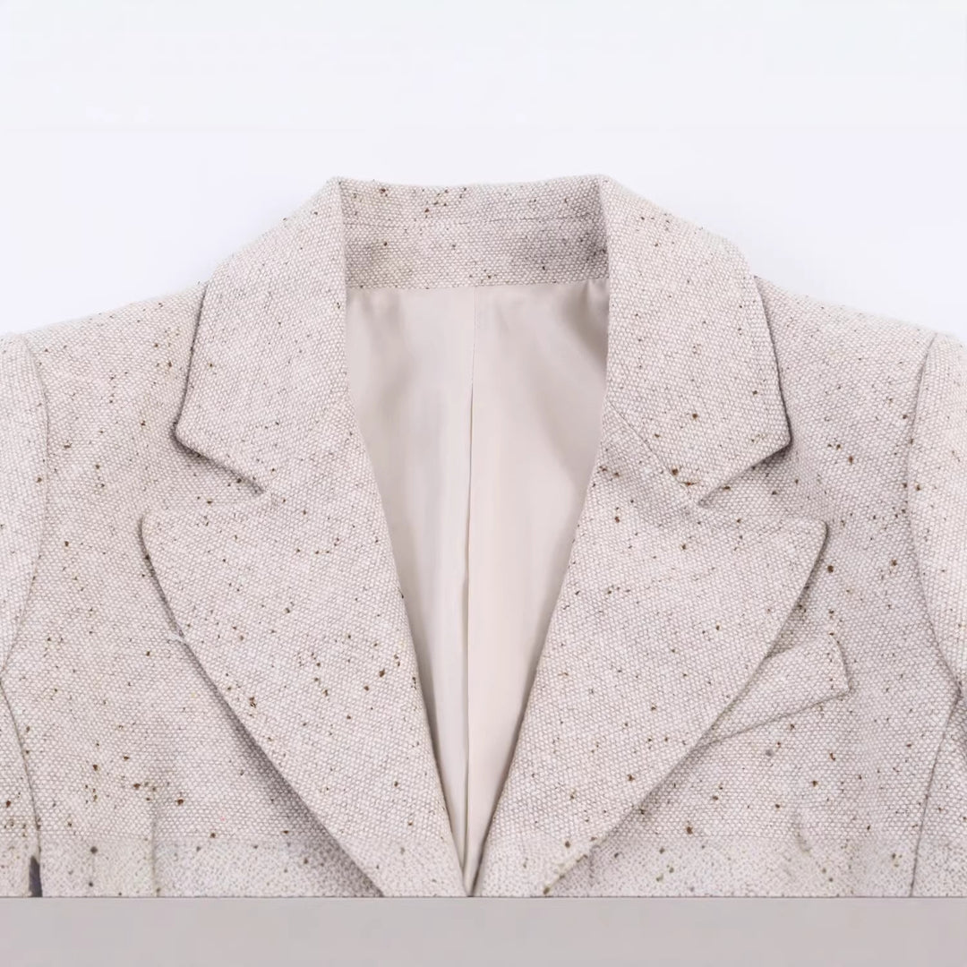 Damen Struktur-Tweedblazer mit Shapingnähten, Pattentaschen und bezogenen Knöpfen Echo Archiv