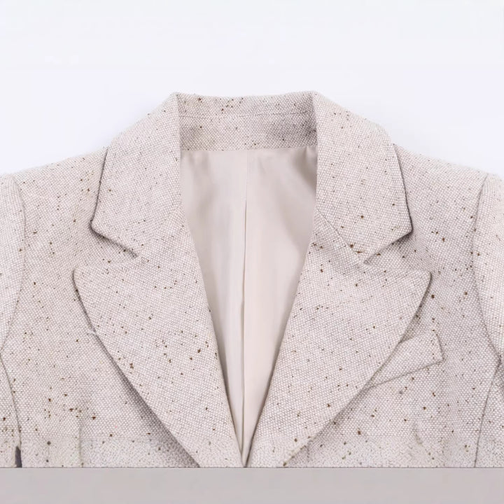 Damen Struktur-Tweedblazer mit Shapingnähten, Pattentaschen und bezogenen Knöpfen Echo Archiv