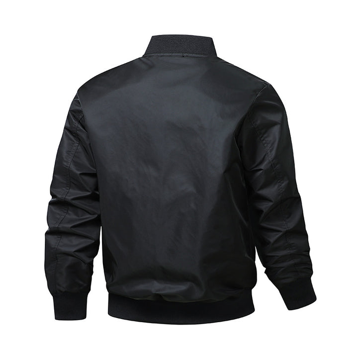 Herren Urbaner Nylon-Bomber mit Utility-Ärmeltasche und leichter Thermoisolierung Echoarchiv