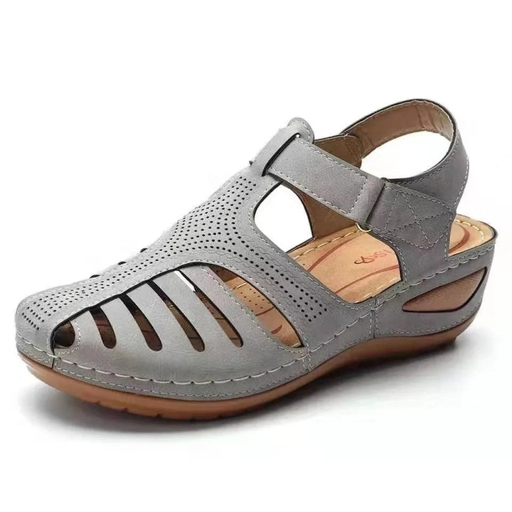 Damen nan geschlossene Slingback-Sandale mit perforiertem Obermaterial, ergonomischem Komfortfußbett und leichtem Keilabsatz Echo Archiv