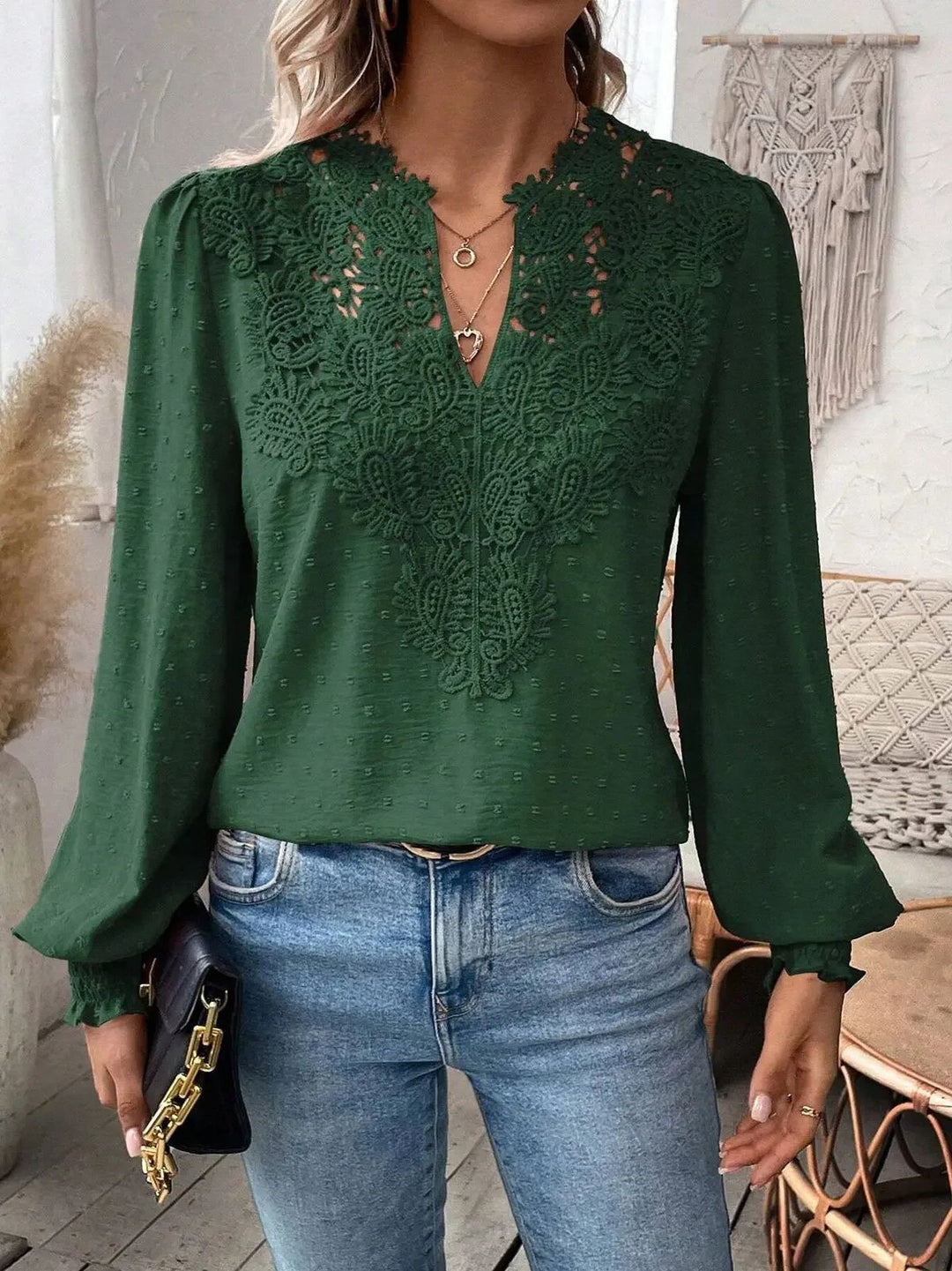Damen nan Spitzenapplikation V-Ausschnitt Bluse mit Strukturpunkt, gerafften Manschetten und leicht taillierter Silhouette Echo Archiv