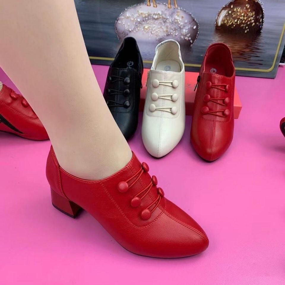 Damen nan Oxford-Pumps im Retrostil mit Zierknopfleiste und komfortablem Blockabsatz Echo Archiv