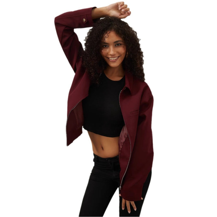 Damen Boxy Overshirt-Jacke mit Metallreißverschluss und Hemdkragen Echoarchiv