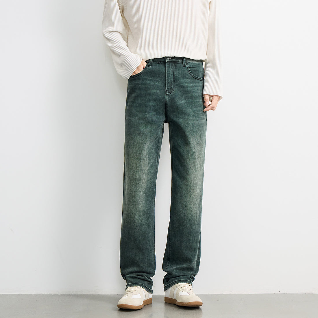 Herren Locker geschnittene Denimhose mit hohem Bund und dezenter Vintage-Waschung Echoarchiv