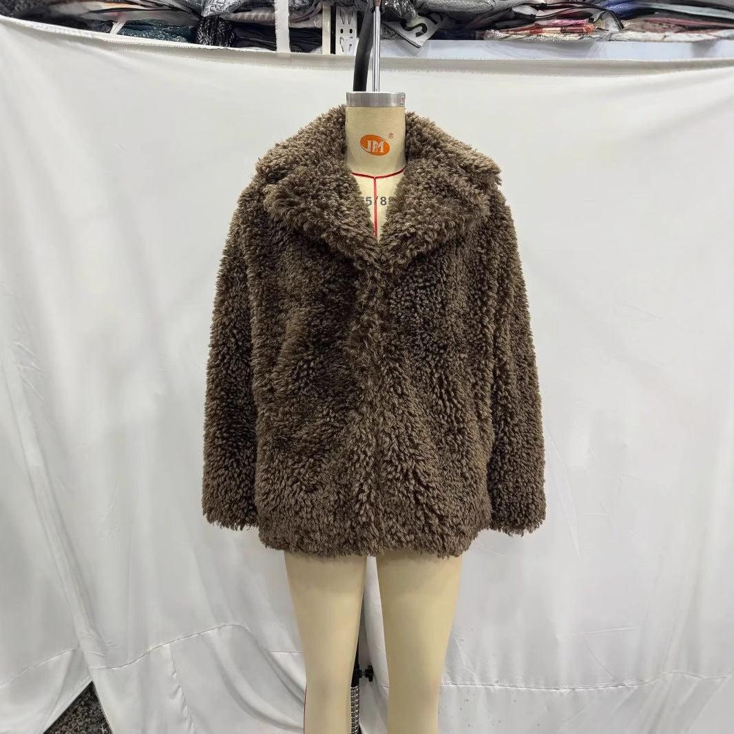 Damen Teddyfell-Manteljacke mit großem Schalkragen, wärmender Wattierung und verdeckter Verschluss – Célinea