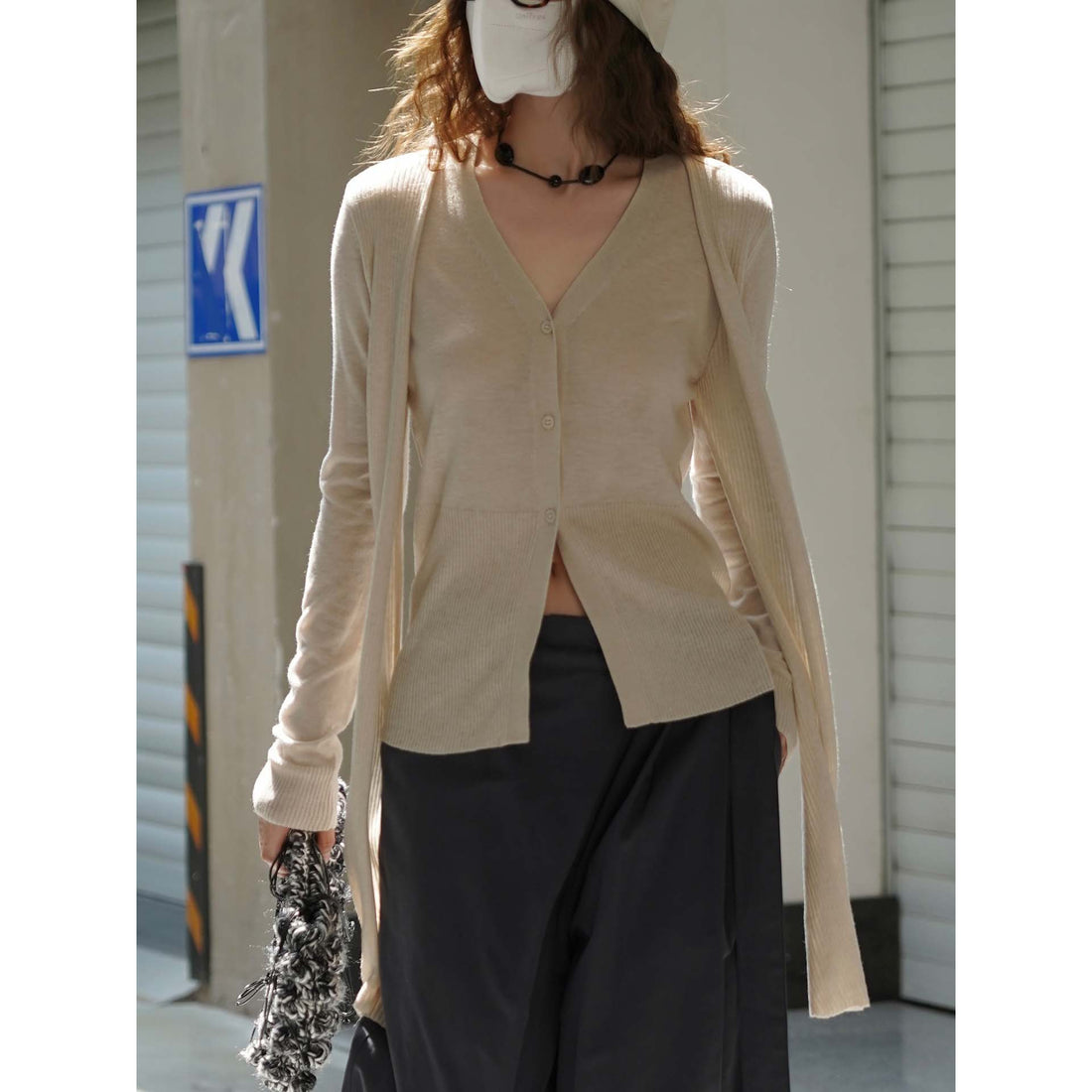 Damen Feiner V‑Ausschnitt Cardigan mit langen Schalkanten und geripptem Saum Echoarchiv