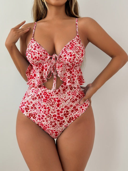 Damen Eleganter zweifarbiger Badeanzug mit Rüschendetail Echo Archiv