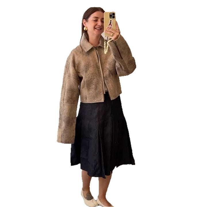 Damen Kurz geschnittene Velourslederjacke in Used‑Optik mit extra langen Ärmeln und Zwei‑Wege‑Reißverschluss Echoarchiv