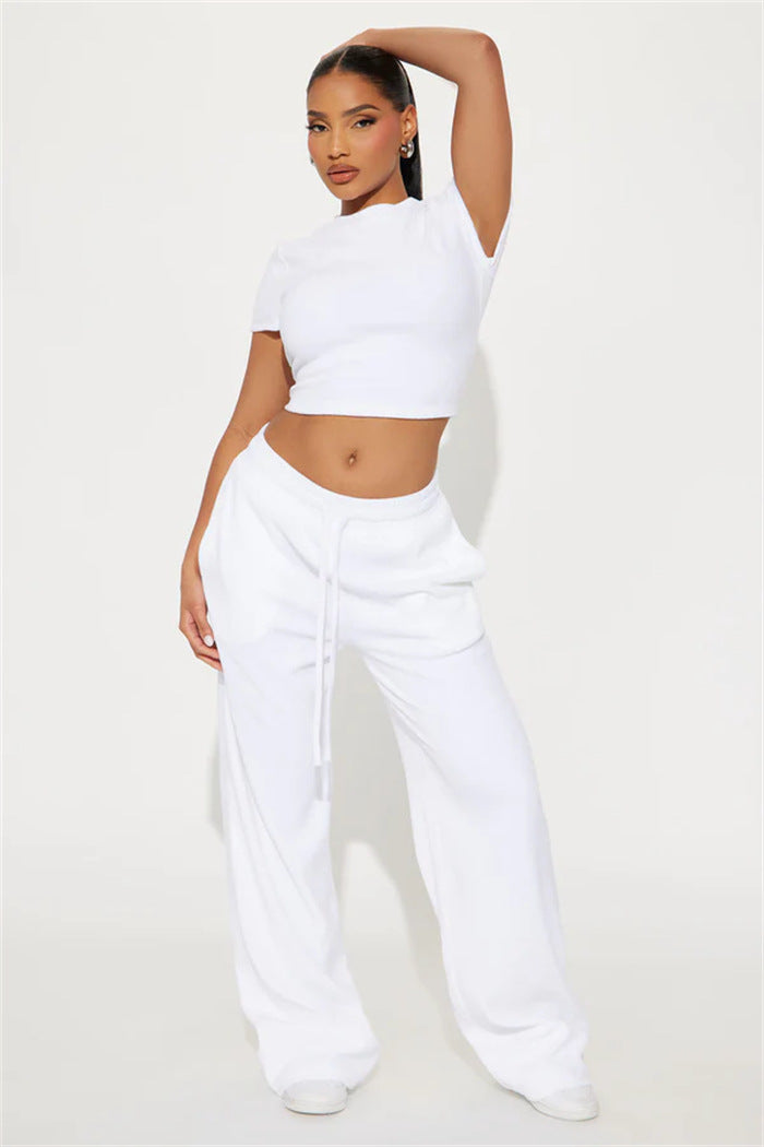 Damen Velours-Hausanzug mit bauchfreiem Shirt und weit geschnittener taillenhoher Jogginghose – Élanora