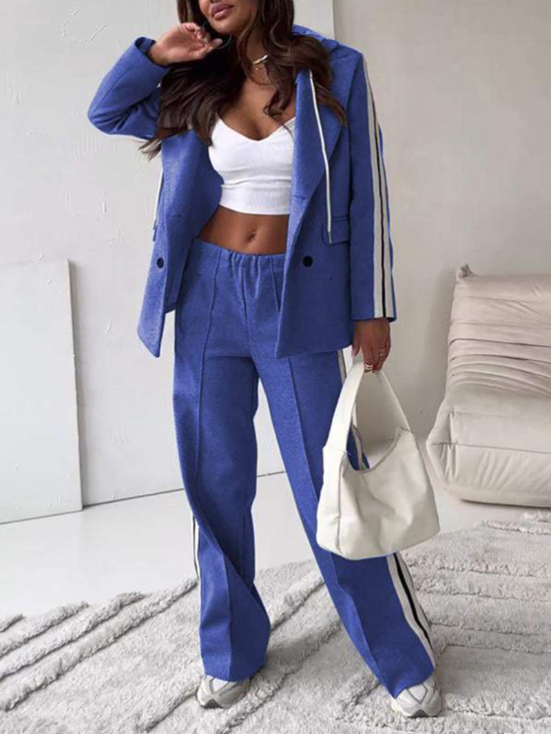 Damen nan sportlich-elegantes Blazer-Zweiteiler mit Kapuzenblazer und weiter Trainingshose mit seitlichem Streifen Echo Archiv