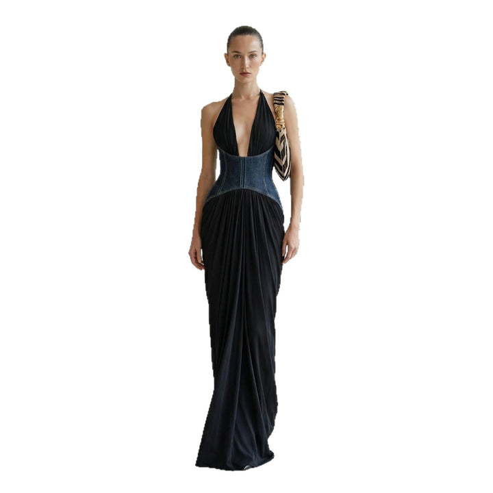 Damen Abendkleid mit tiefem Ausschnitt und tailliertem Design Echo Archiv