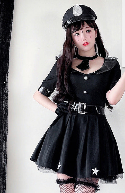 Damen Polizei Kostümkleid mit schicker Kappe und Gefängnisgürtel Echo Archiv