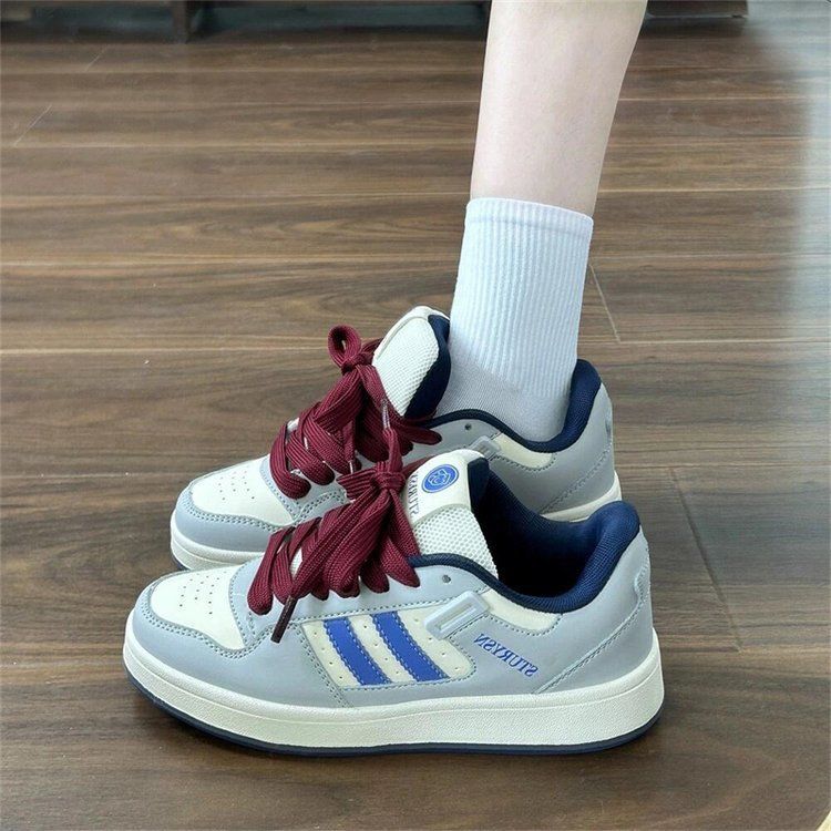 Damen Sneakers mit stilvollen Akzenten und rutschfester Sohle Echo Archiv
