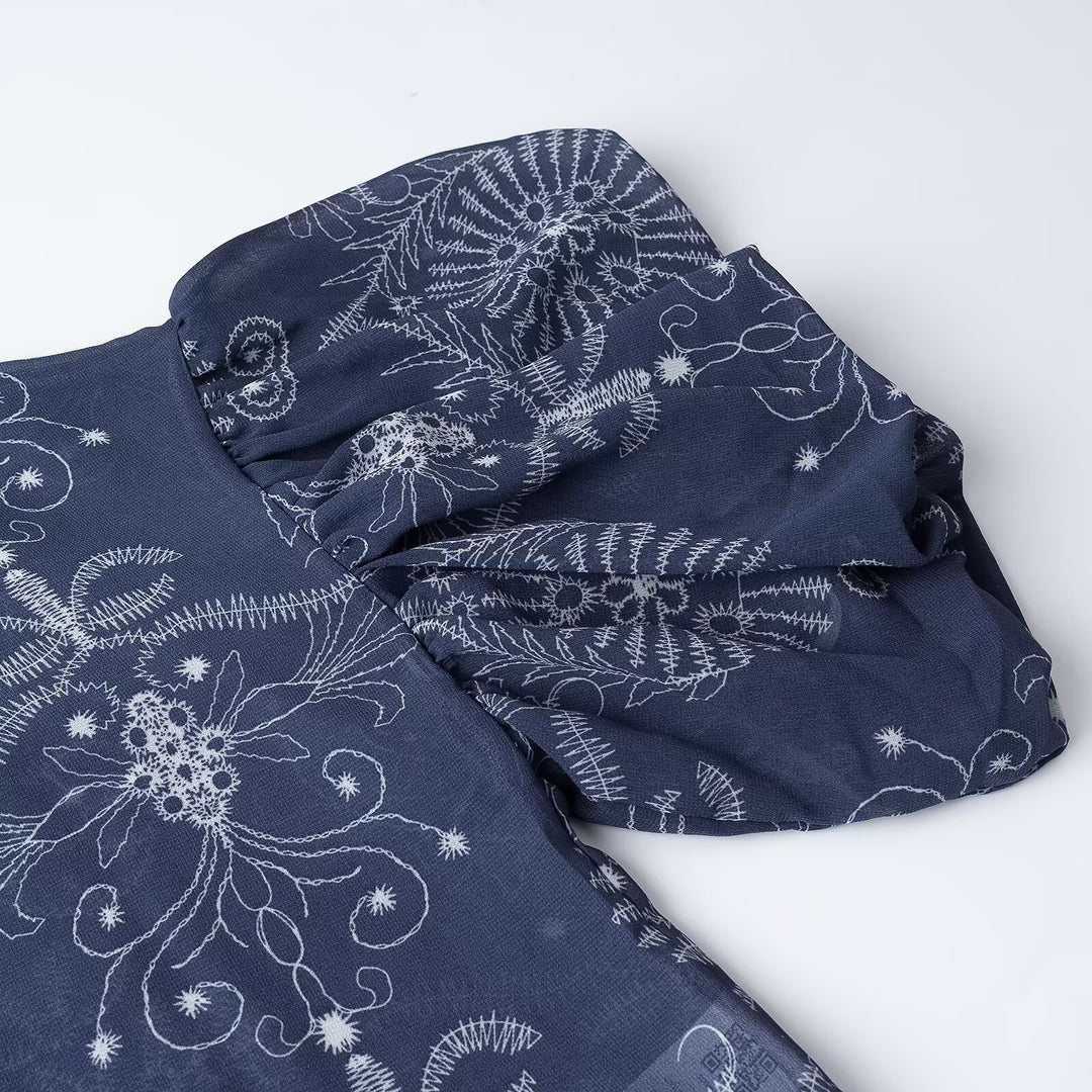 Damen Oversize-Buttonbluse mit Ballonärmeln und großem Hemdkragen Echoarchiv