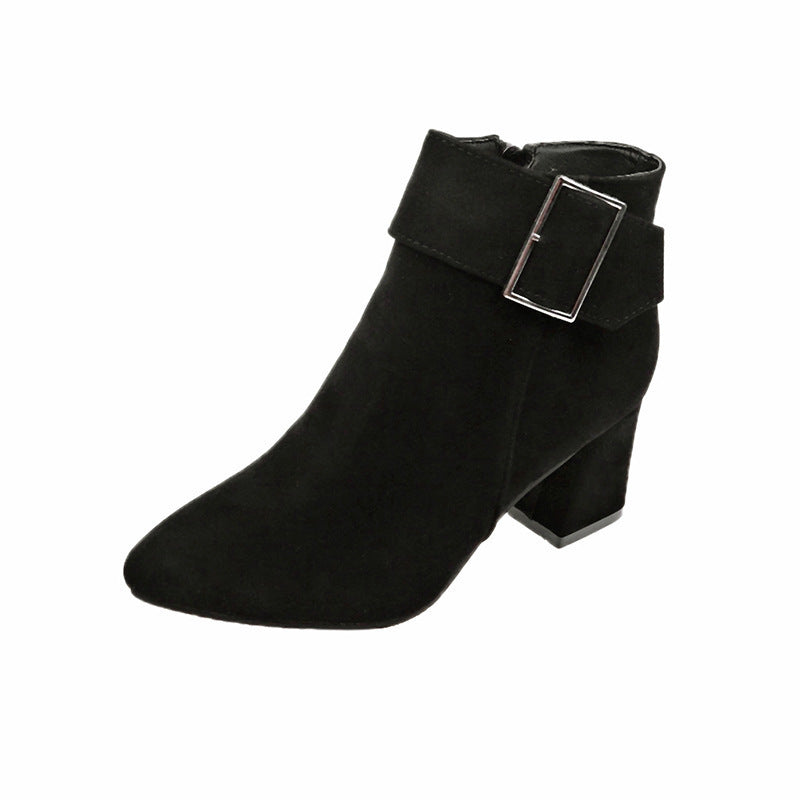 Damen nan elegante Wildlederoptik Stiefelette mit mittelhohem Blockabsatz und breitem Schnallenriemen Echo Archiv