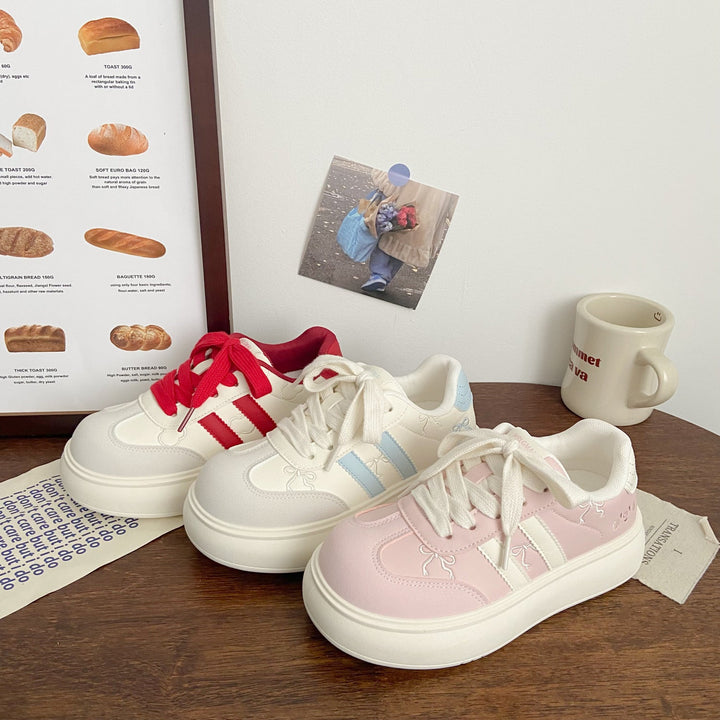 Damen Sportliche Plateau-Sneakers mit verspielten Applikationen Echo Archiv