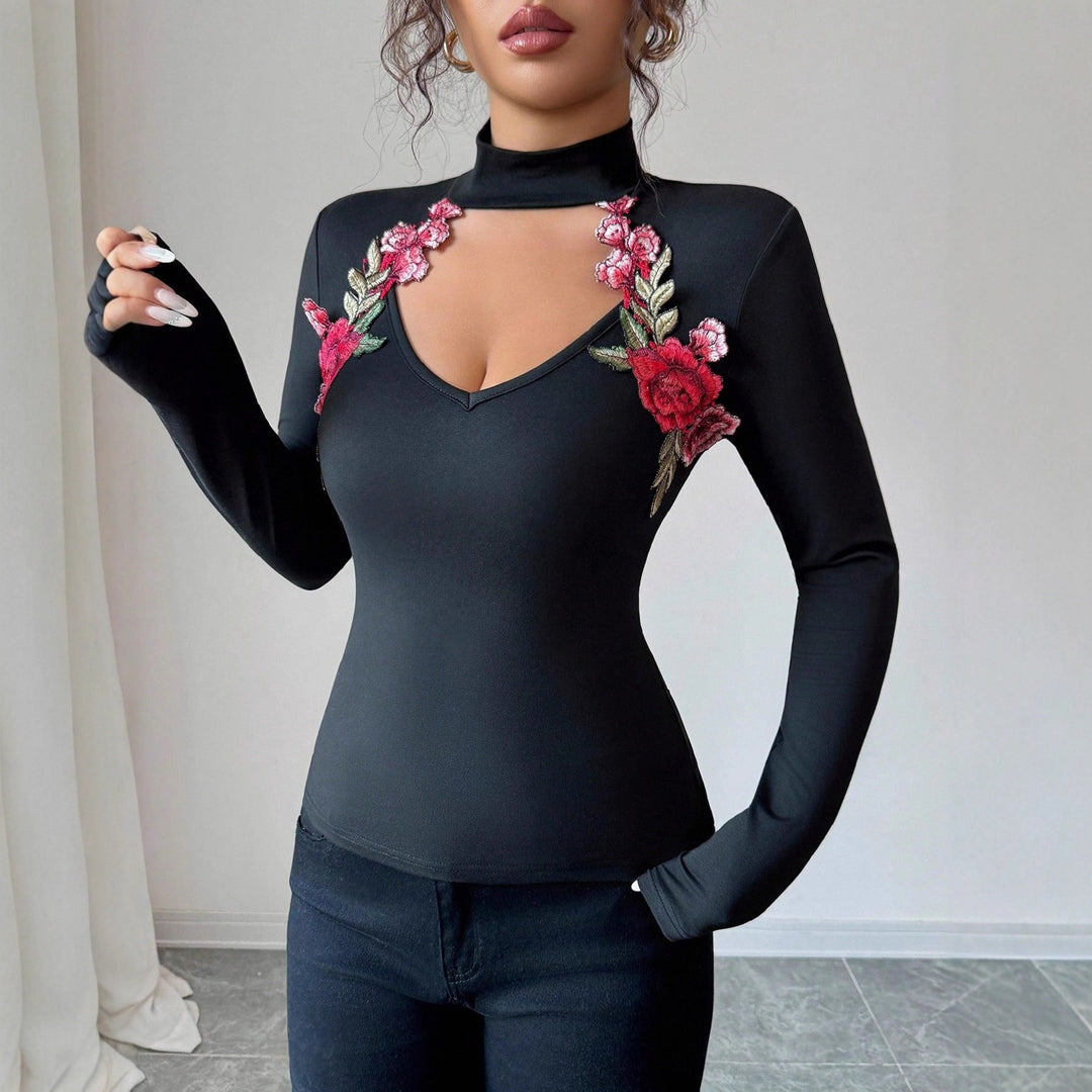 Damen nan taillierter Langarm-Body mit Stehkragen, V-Ausschnitt und floraler Stickapplikation Echo Archiv