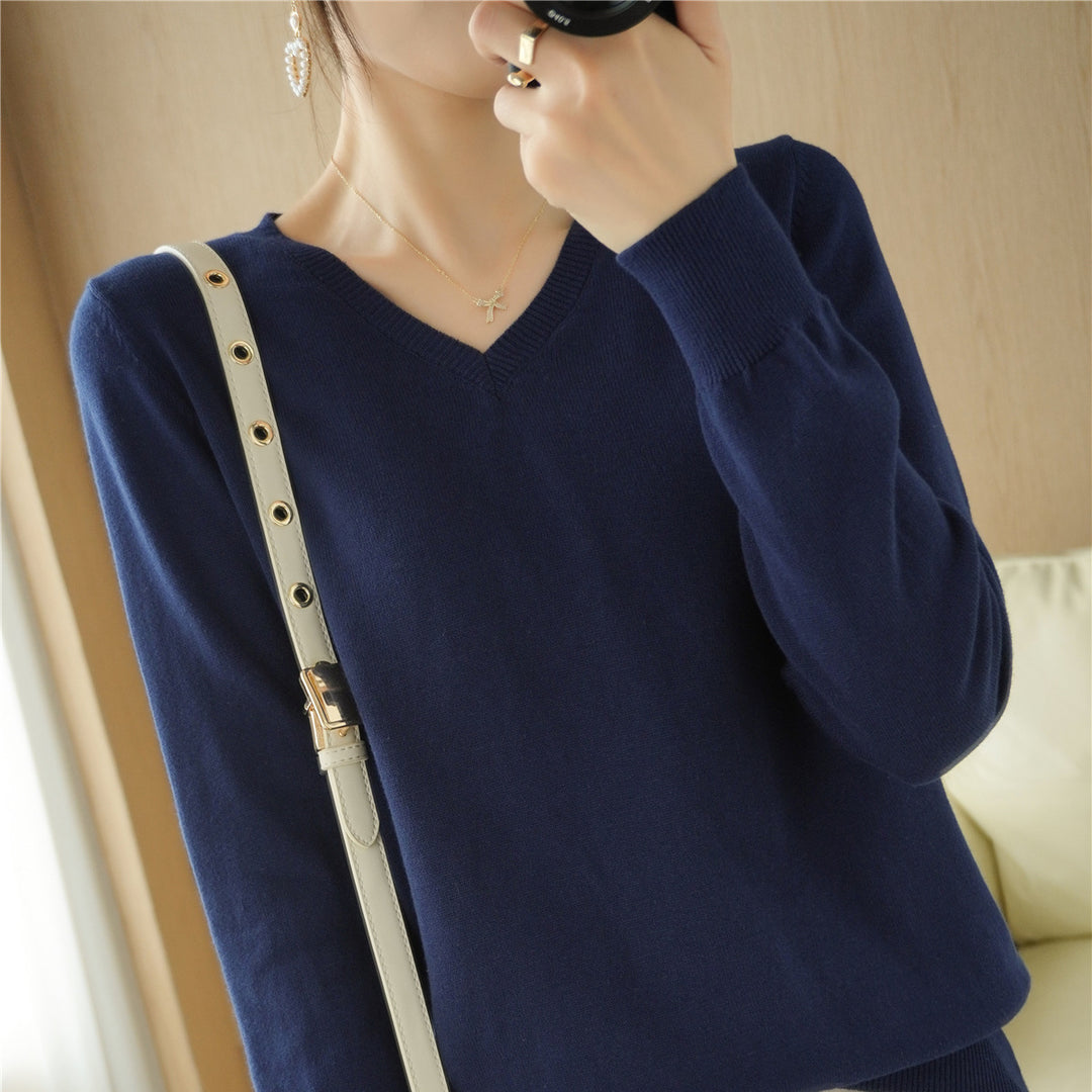 Damen Leichter V‑Ausschnitt Feinstrickpullover aus kaschmirweicher Baumwollmischung mit elastischen Rippbündchen Echoarchiv