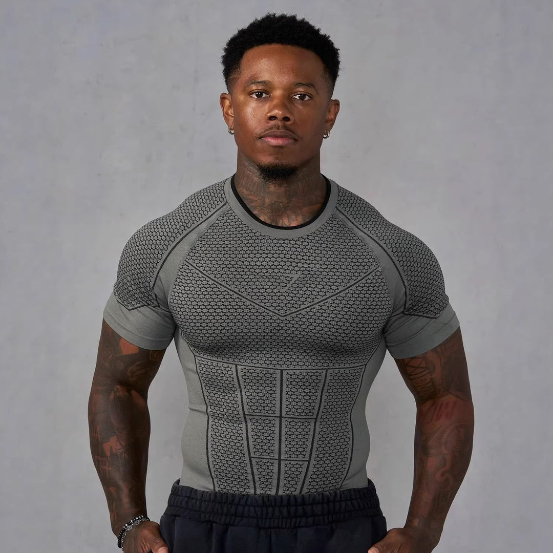 Herren nan muskelmodellierendes Funktionsshirt mit 3D-Struktur und gezielten Kompressionszonen Echo Archiv