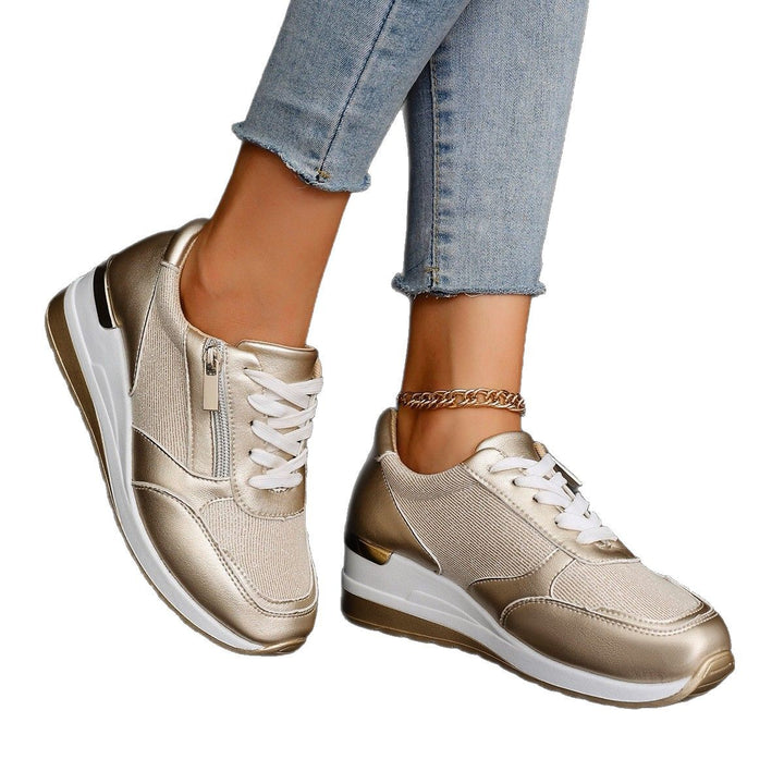 Damen  stylische Plateausneaker mit seitlichem Reißverschluss gepolstertem Komfortfußbett und dekorativen Metallic-Overlays Echo Archiv