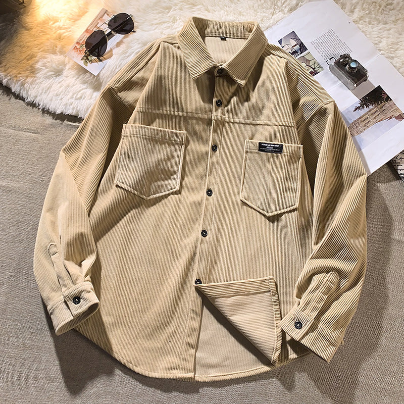 Herren Kordjacke mit modischem Schnitt und praktischen Brusttaschen Echoarchiv