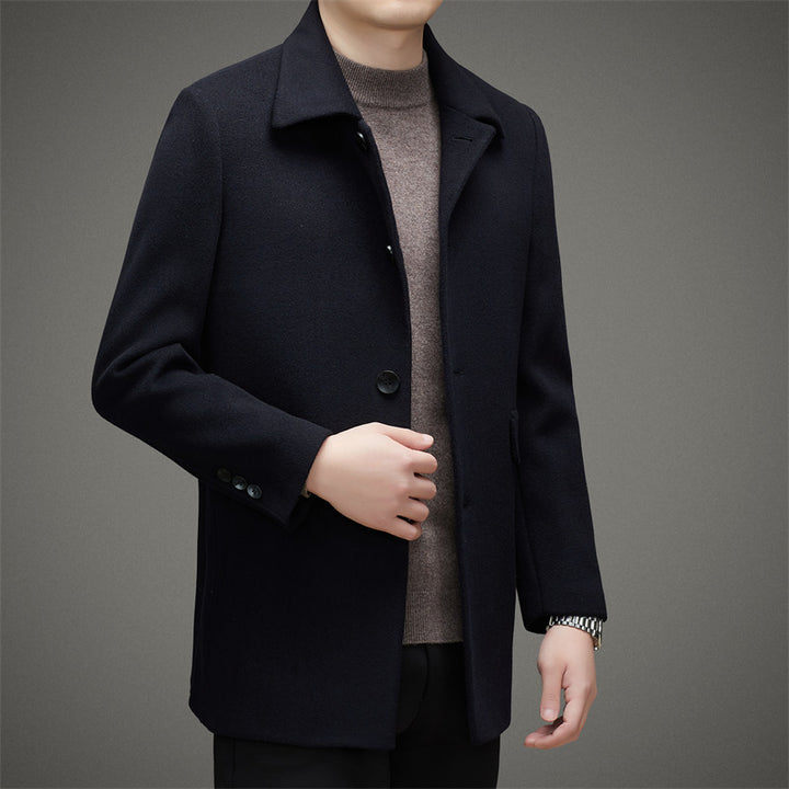 Herren elegante Übergangsjacke mit klassischem Revers und modernen Akzenten Echoarchiv