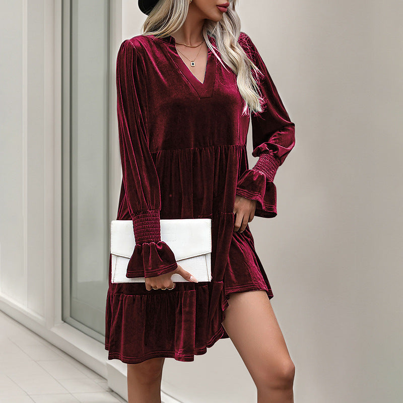 Damen Elegantes Velours-Kleid Echo Archiv