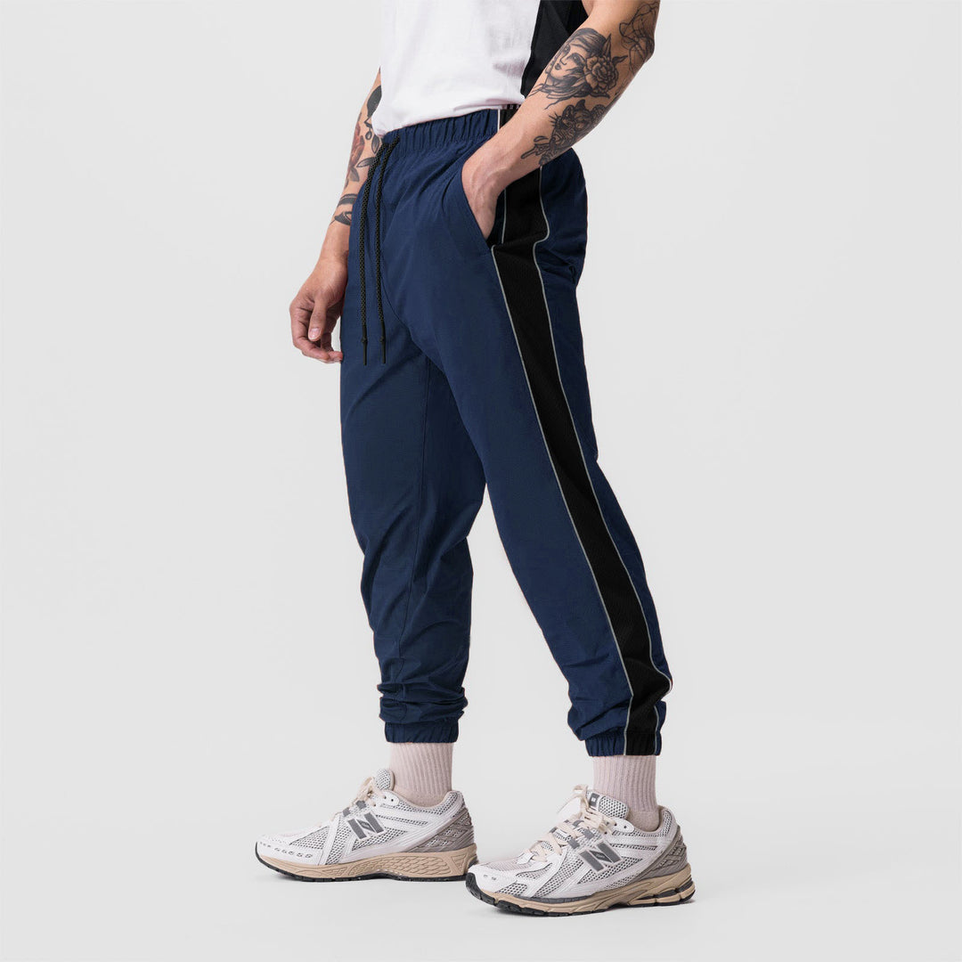 Herren Sportliche Jogginghose mit modernen Kontrasteinsätzen Echoarchiv