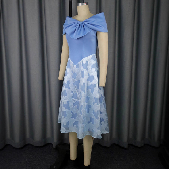 Damen Elegantes Cocktailkleid mit übergroßem Schleifen-Detail Echo Archiv
