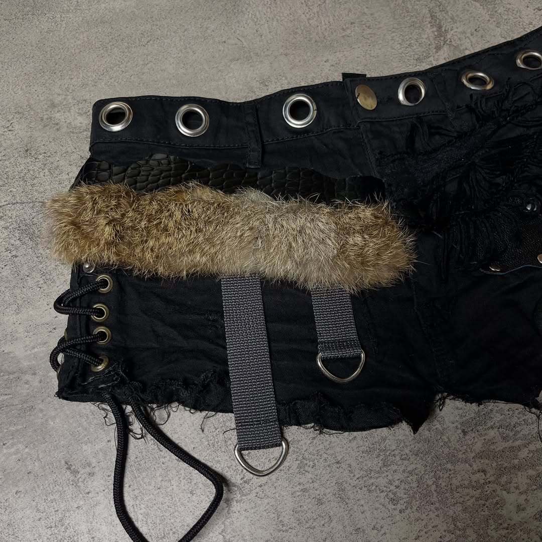 Damen Modische Shorts mit einzigartigen Details Echo Archiv