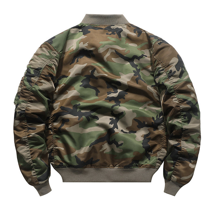 Herren Camouflage Piloten‑Bomberjacke mit Ärmeltasche, Utility‑Reißverschluss und gerippten Bündchen Echoarchiv