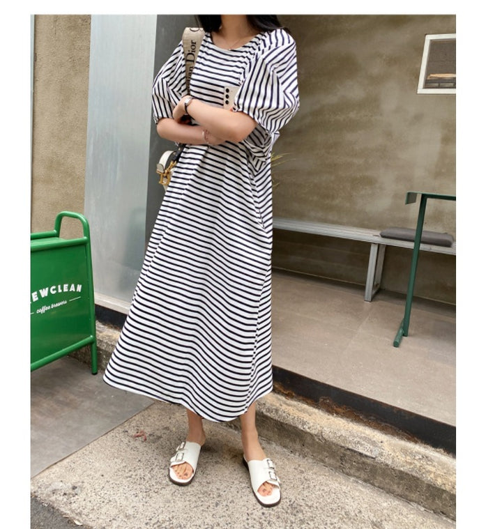 Damen Gestreiftes Midikleid mit A‑Linie, überschnittenen Schultern und voluminösen 3/4‑Ärmeln – Élara