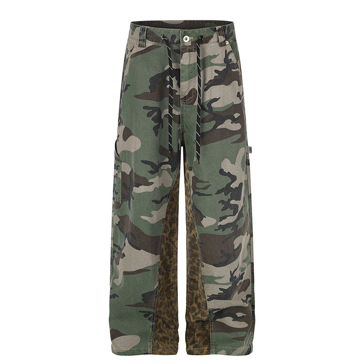 Damen weite Cargo-Hose mit Camouflage-Print und Leo-Kontrastbahnen Echoarchiv