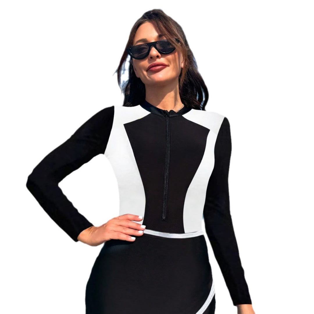 Damen Sportlicher Langarm-Badeanzug mit elegantem Wickelrock Echo Archiv
