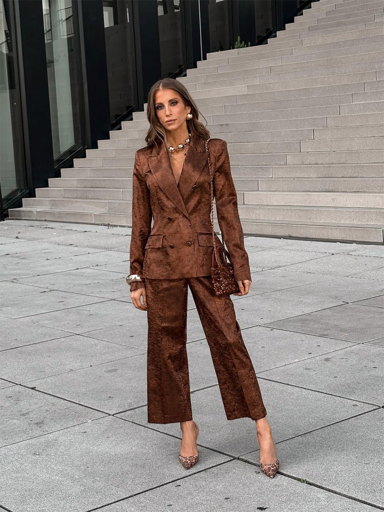 Damen Doppelreihiges Samt-Blazer und Cropped-Hose Co-Ord-Set Echoarchiv